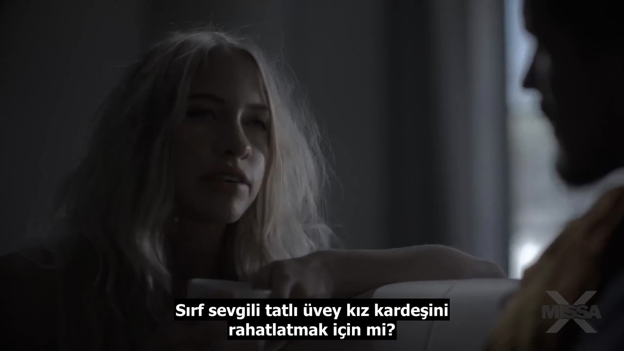Genç Kızın Acı Dolu Hayatı Erotik Film izle